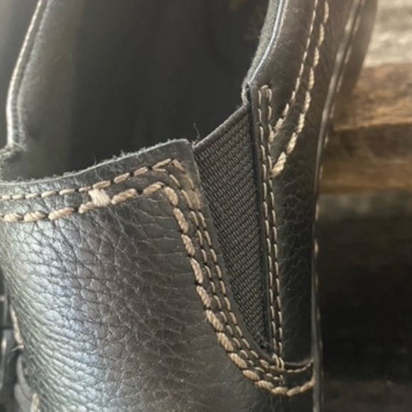 Black Leather Loafers. Size 7 - Picture 4 of 11